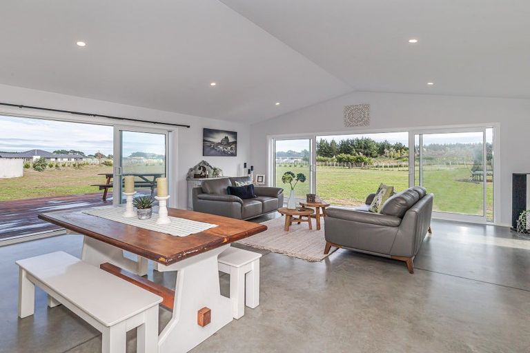 Photo of property in 14 Mowhia Grove, Waitarere, Levin, 5510