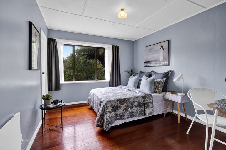 Photo of property in 15 Wrantage Street, Westown, New Plymouth, 4310