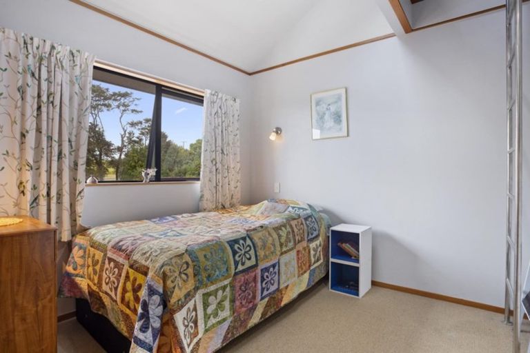 Photo of property in 28 Owen Place, Omokoroa, 3114