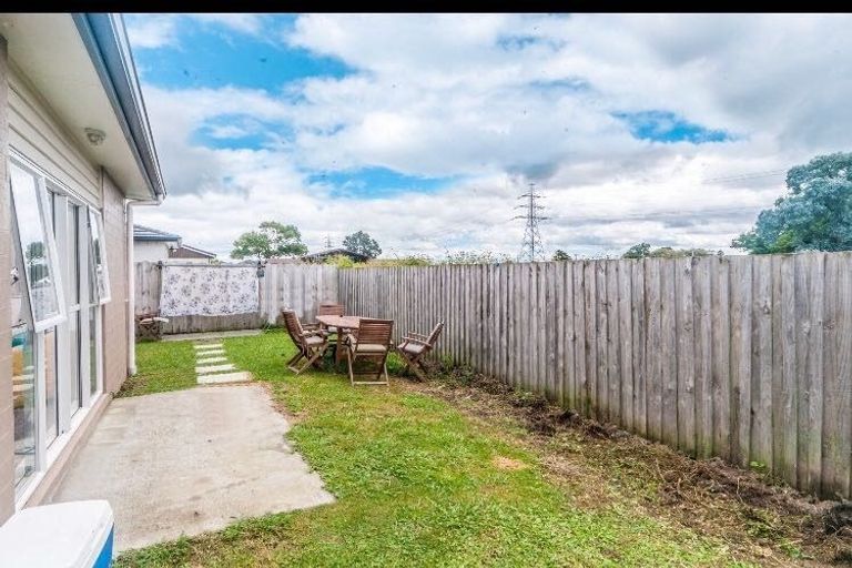 Photo of property in 30 Popokatea Drive, Takanini, 2112