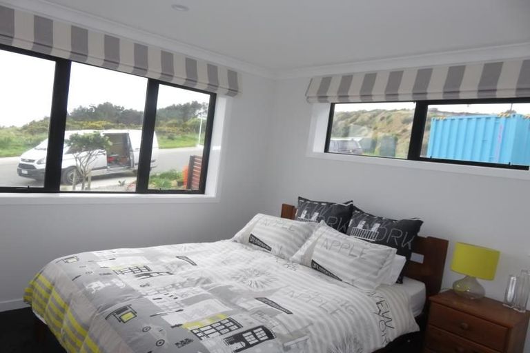 Photo of property in 79 Spenmoor Street, Newlands, Wellington, 6037