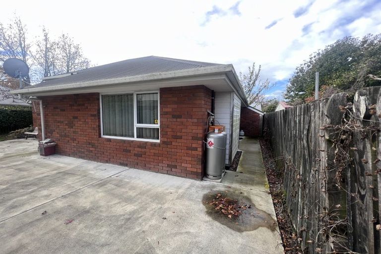 Photo of property in 2/19 Siska Place, Upper Riccarton, Christchurch, 8041