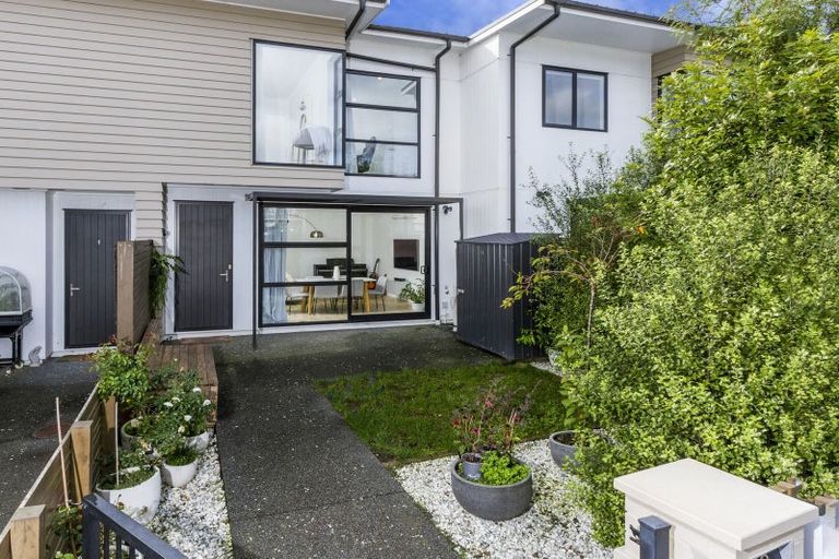 Photo of property in 36 Sidney Wallingford Way, Hobsonville, Auckland, 0616