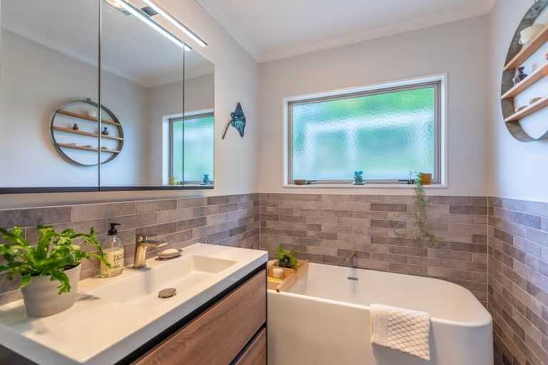 Photo of property in 5 Matthew Street, Waipawa, 4210