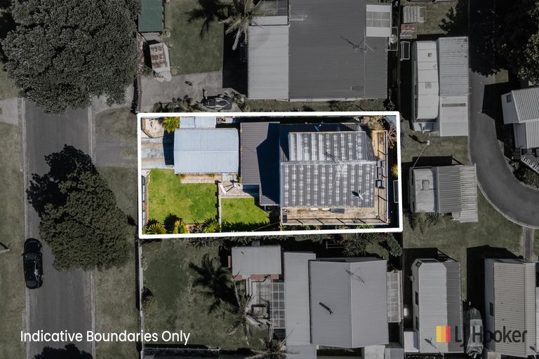 Photo of property in 28 Ocean View Road, Waihi Beach, 3611