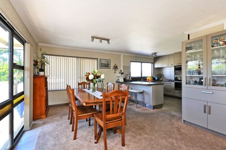 Photo of property in 116 Avondale Road, Taradale, Napier, 4112