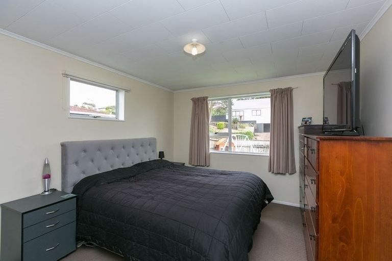 Photo of property in 11 Warkworth Grove, Bell Block, New Plymouth, 4312