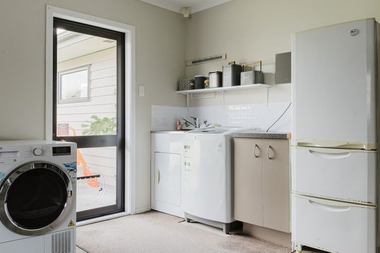 Photo of property in 30 Charles Cross Street, Longburn, Palmerston North, 4412