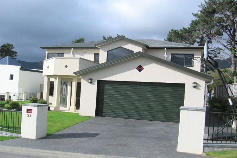 Photo of property in 33 Summit Road, Fairfield, Lower Hutt, 5011
