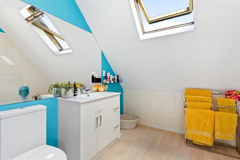 Photo of property in 320 Whangaparaoa Road, Stanmore Bay, Whangaparaoa, 0932