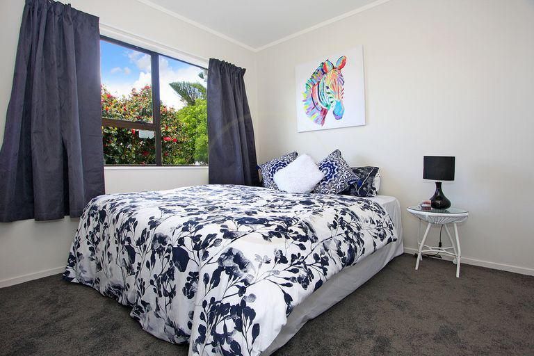 Photo of property in 1/6 Hatherley Place, Clendon Park, Auckland, 2103