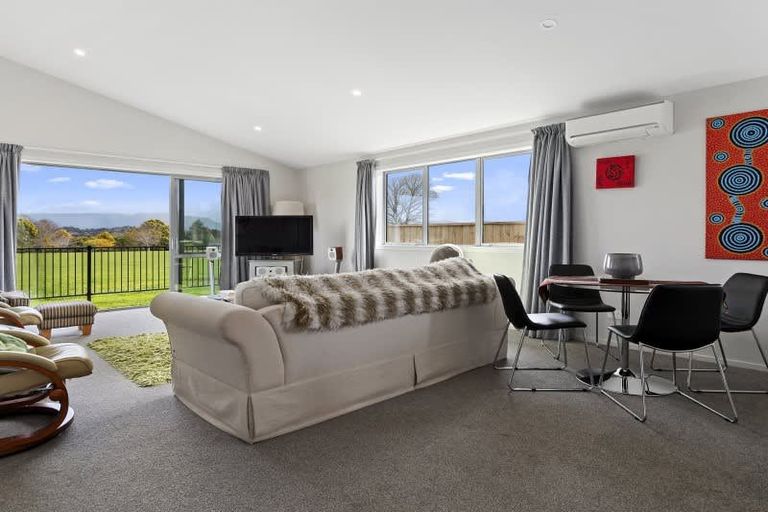 Photo of property in 18 Richardson Road, Omokoroa, 3114