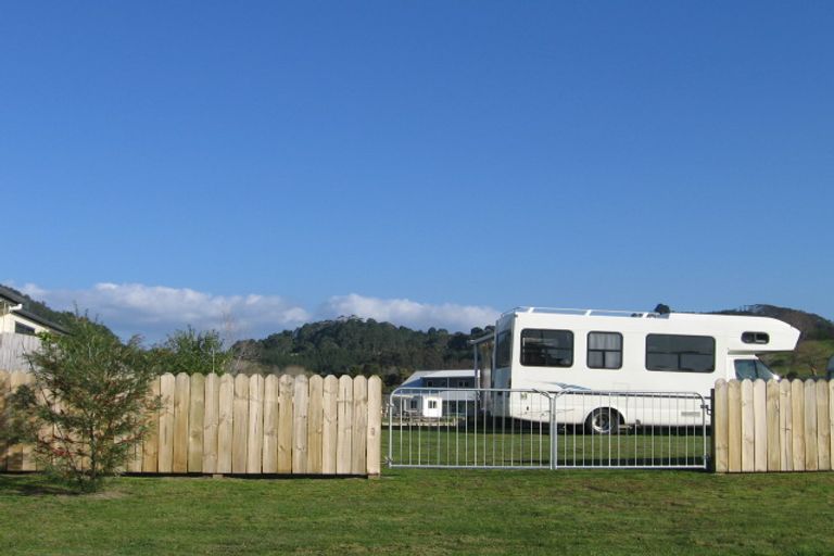 Photo of property in 14 Martin Place, Cooks Beach, Whitianga, 3591