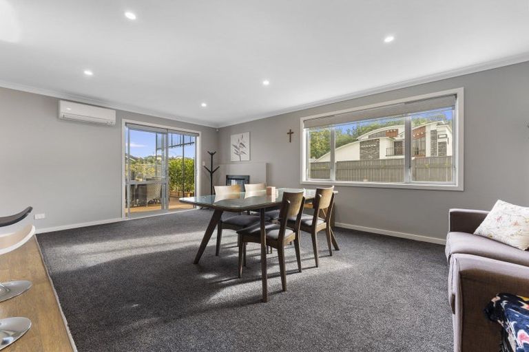 Photo of property in 16 Freedom Drive, Kelvin Grove, Palmerston North, 4414