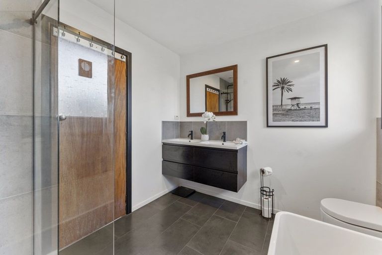 Photo of property in 43 Tararua Terrace, Cloverlea, Palmerston North, 4412