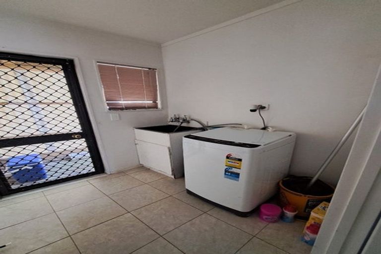 Photo of property in 2/12 Halsey Road, Manurewa, Auckland, 2102