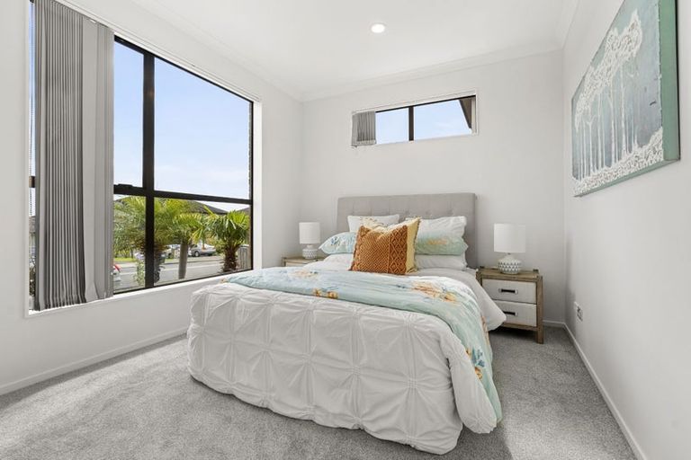 Photo of property in 9 Corricvale Way, Northcross, Auckland, 0632