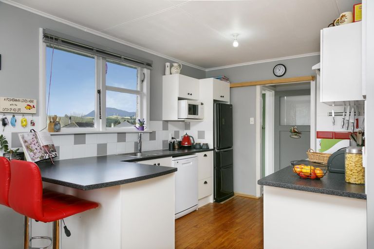 Photo of property in 1 Rangiora Crescent, Wairakei, Taupo, 3332
