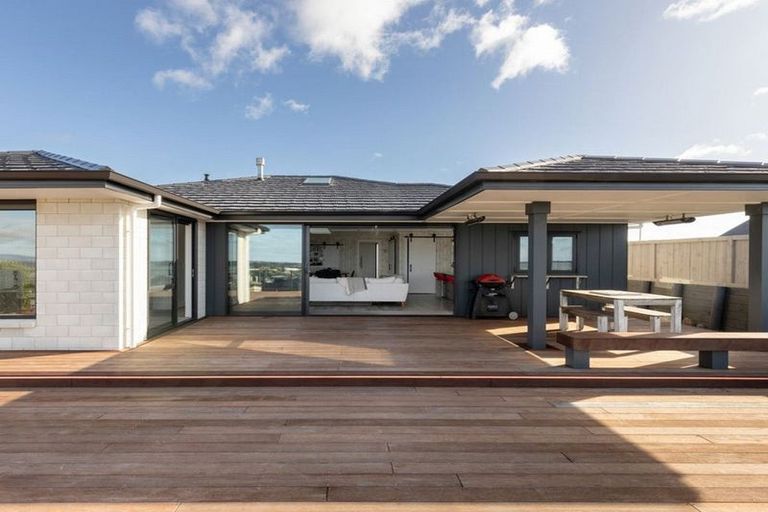 Photo of property in 4 Goldstone Place, Omokoroa, 3114