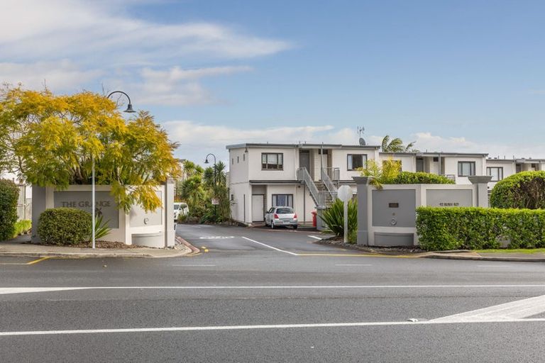 Photo of property in The Grange, 82/92 Bush Road, Albany, Auckland, 0632