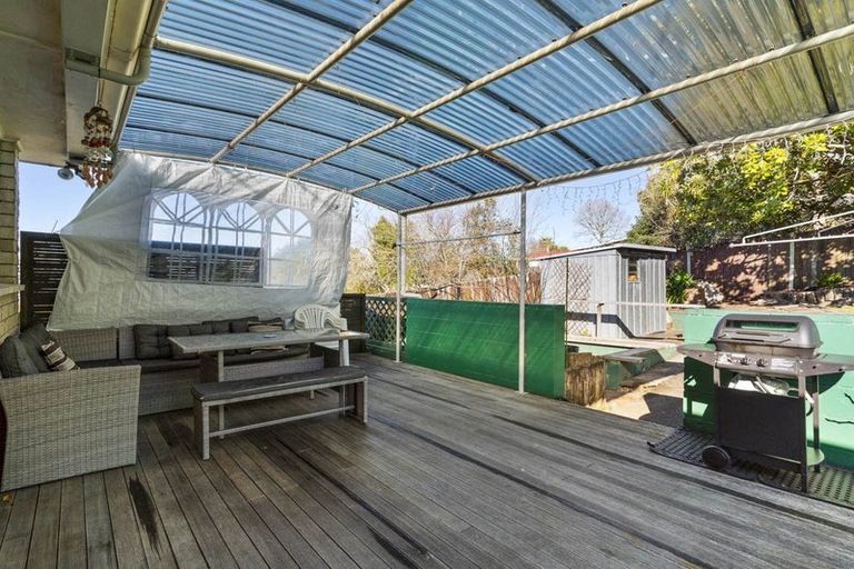 Photo of property in 27 Fitzwater Place, Henderson, Auckland, 0612