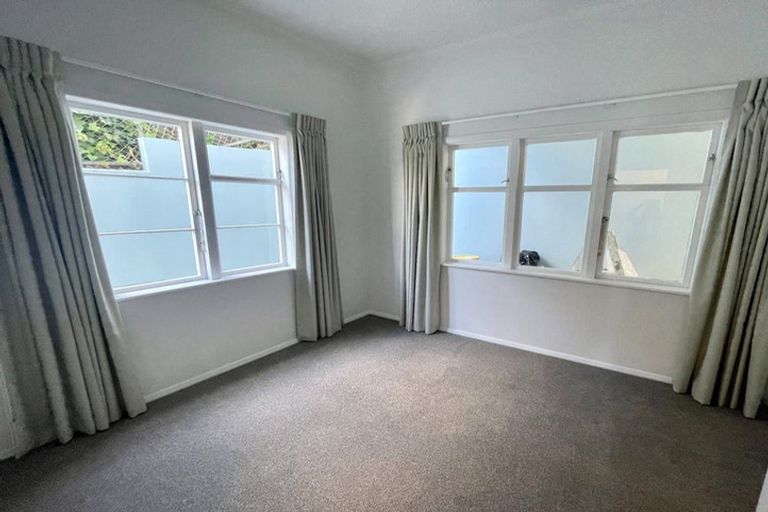 Photo of property in 25 Grafton Road, Roseneath, Wellington, 6011