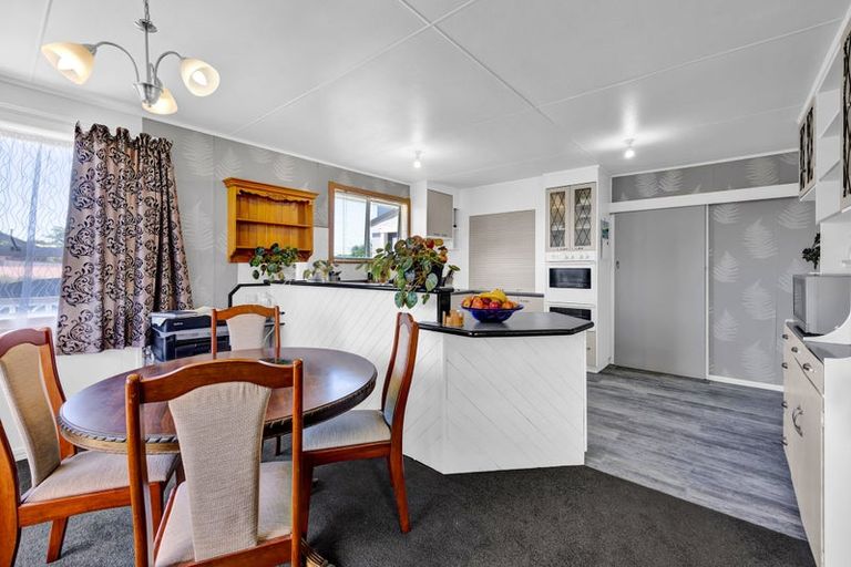 Photo of property in 74 Riemenschneider Street, Manaia, 4612