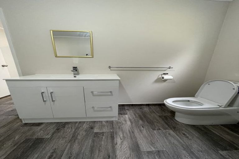 Photo of property in 3 Camilla Grove, Totara Vale, Auckland, 0629