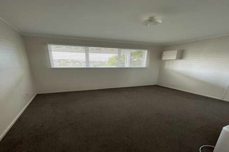 Photo of property in 3 Camilla Grove, Totara Vale, Auckland, 0629