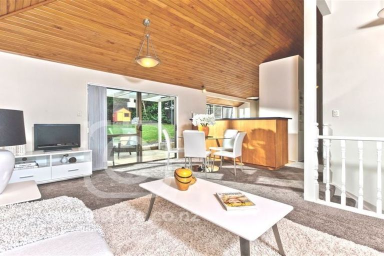 Photo of property in 41 Kennedy Avenue, Forrest Hill, Auckland, 0620