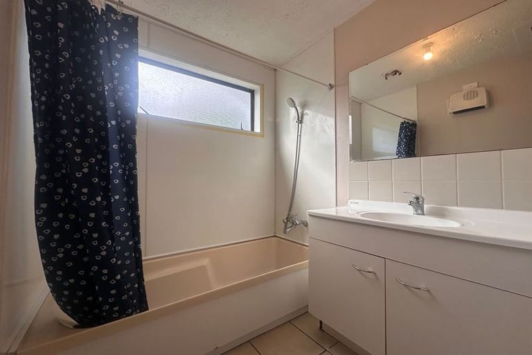 Photo of property in 176 Withells Road, Avonhead, Christchurch, 8042