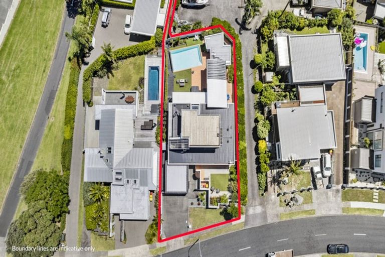 Photo of property in 100 Bramley Drive, Farm Cove, Auckland, 2012