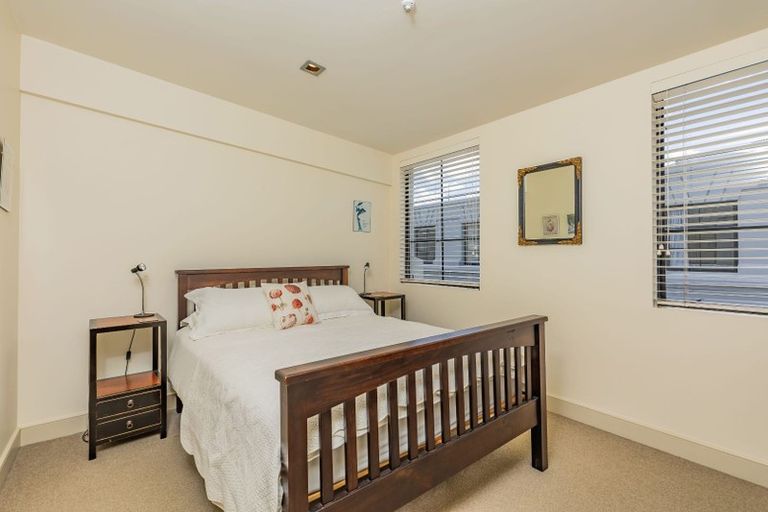 Photo of property in 5 Cheshire Street, Cannons Creek, Porirua, 5024