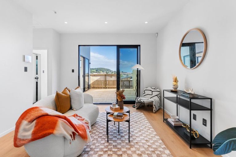 Photo of property in 42 Taukahiwi Road, Pukekohe, 2120