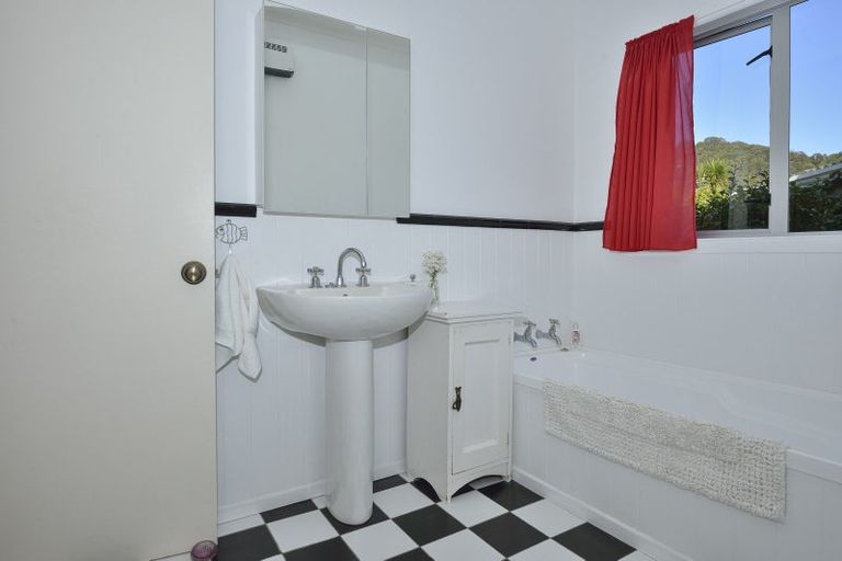 Photo of property in 53 Fortescue Street, Mahia, Nuhaka, 4198