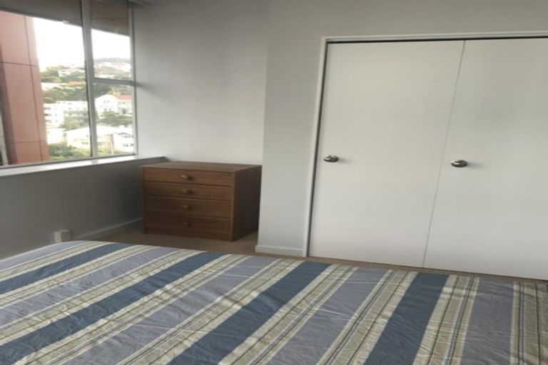 Photo of property in Terrace Tower Apartments, 9b/126 The Terrace, Wellington Central, Wellington, 6011