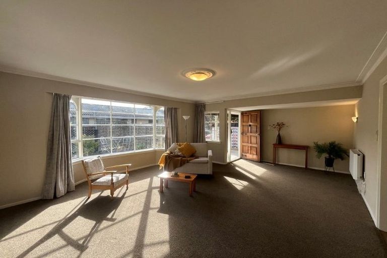 Photo of property in 16 Cashmere Road, Cashmere, Christchurch, 8022