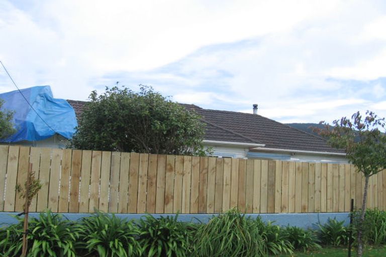 Photo of property in 17 Oxford Street, Tawa, Wellington, 5028