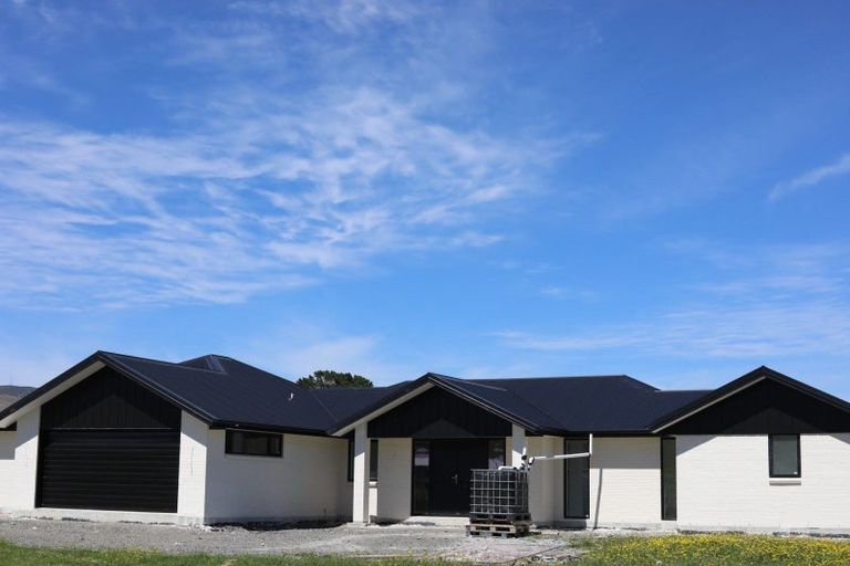 Photo of property in 270 Valley Views, Fitzherbert, Palmerston North, 4472