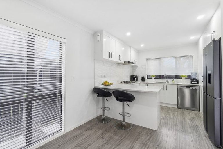 Photo of property in 15b Browns Road, Manurewa, Auckland, 2102