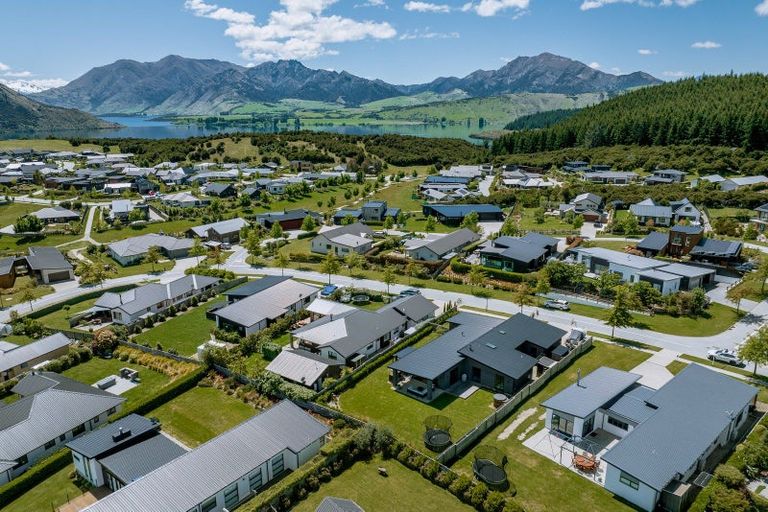 Photo of property in 9 Centre Crescent, Wanaka, 9305