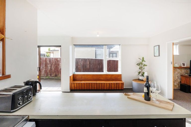 Photo of property in 98 Lethbridge Street, Feilding, 4702