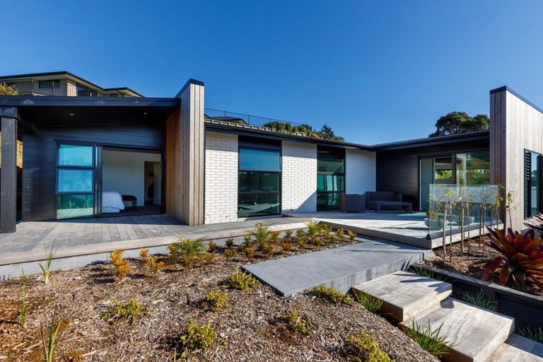 Photo of property in 46 Fernbrook Drive, Hurworth, New Plymouth, 4310