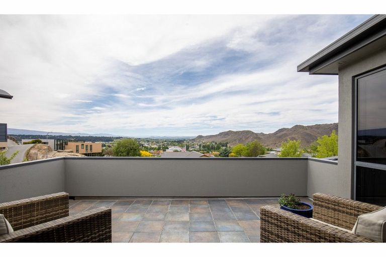 Photo of property in 21 Bodkin Road, Bridge Hill, Alexandra, 9320