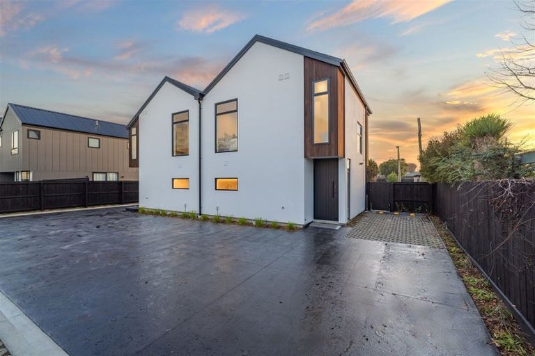 Photo of property in 2/66 Cleveland Street, Edgeware, Christchurch, 8013
