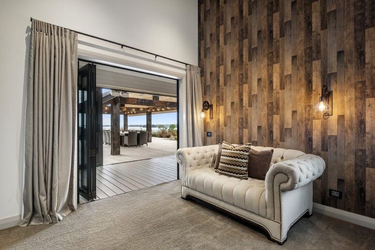 Photo of property in 255 Clifton Road, Whitford, Howick, 2571