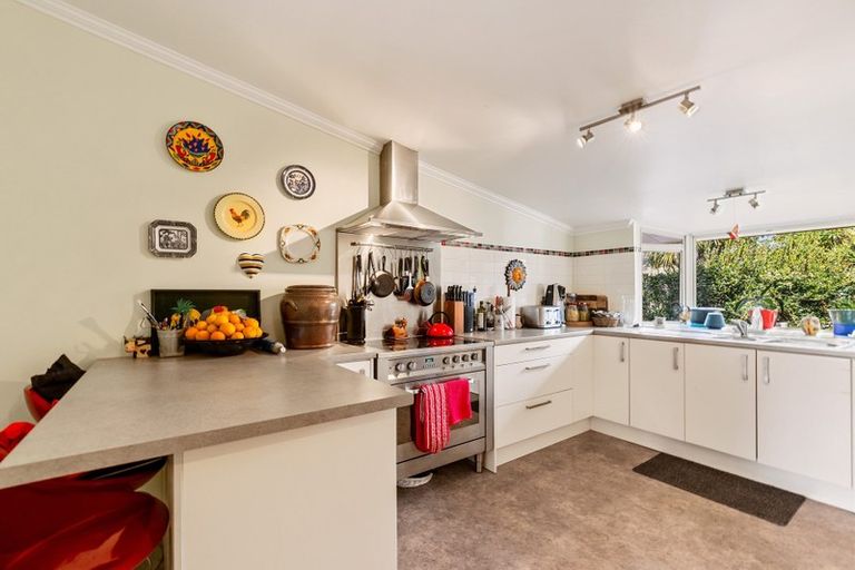 Photo of property in 28 Wharepaina Crescent, Springfield, Rotorua, 3015