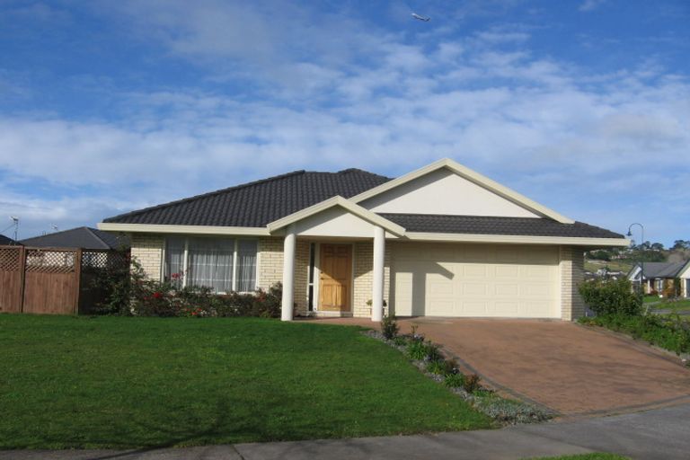 Photo of property in 7 Newry Close, East Tamaki Heights, Auckland, 2016