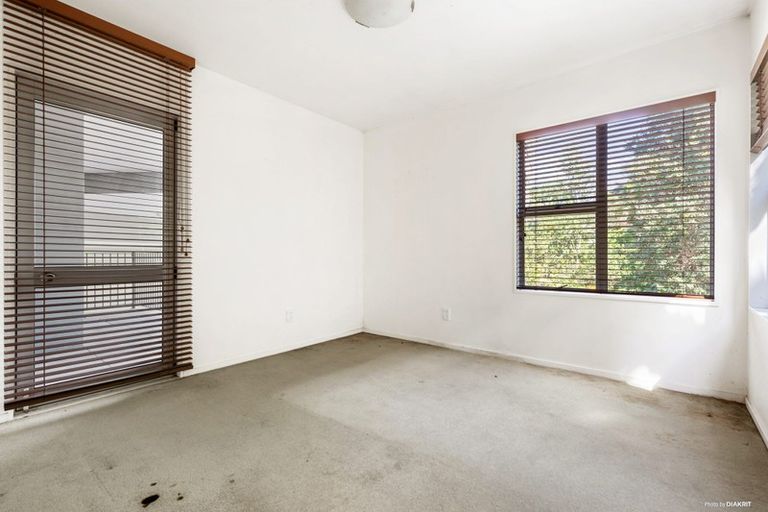 Photo of property in 96 Hadfield Street, Beach Haven, Auckland, 0626