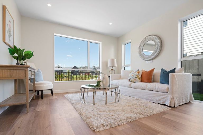 Photo of property in 19a Resnik Crescent, 0810